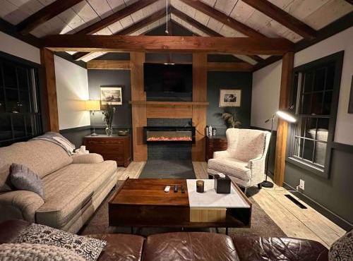 Hartford Cottage, Sleeps 6, Firepit, Cabin