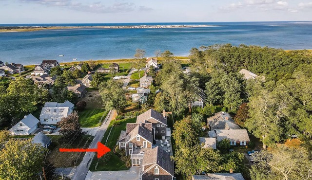 Harvey House: 066-Ba Beautiful Barnstable Home Just 600 Feet from the Beach!