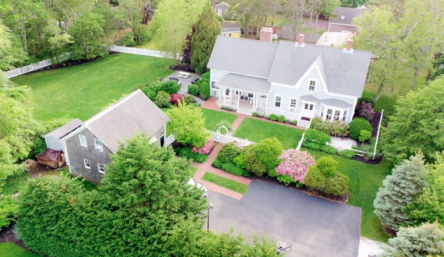Harwichport 5 Bedroom: Walk to Beach and Town. Family Friendly. Pets Considered