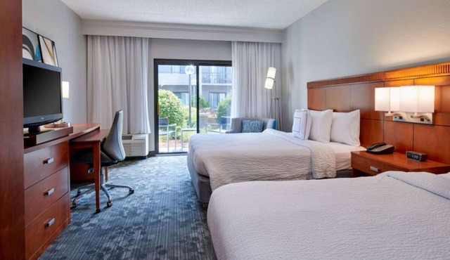 Have a Relaxing Stay! Two Units, Indoor Pool, Pets are Welcome with Fee