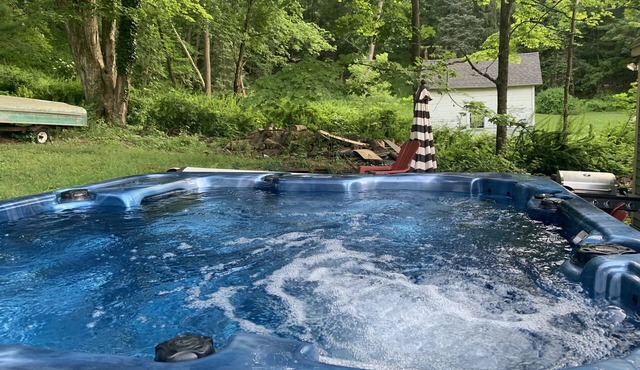 Hawley/Lake Wallenpaupack Area Beautiful Victorian With Hot Tub!