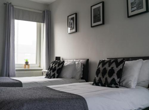 Hawthorn House-Sleeps 4-Pet friendly-Parking