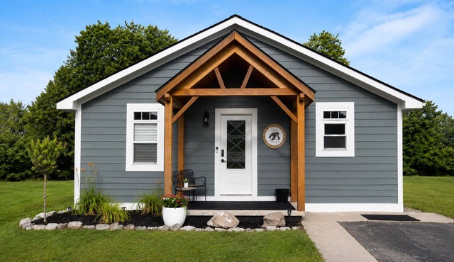 Haylie's Haven Coastal Style Retreat King Suite Sleeps 6
