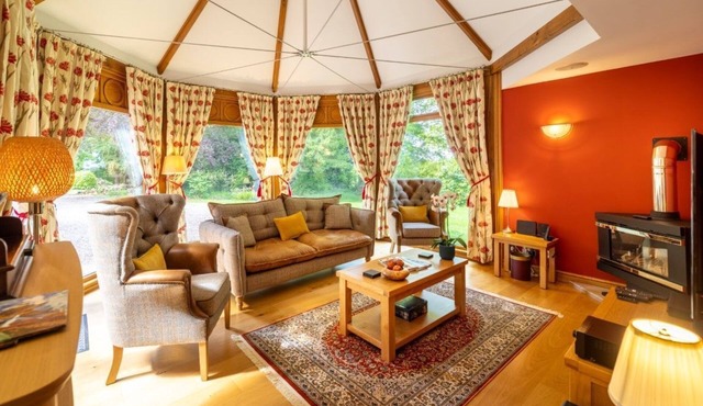 Heads Nook Hall Cottage - sleeps 4 guests in 2 bedrooms