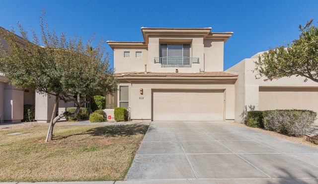 Heart of Scottsdale 3 bedroom w/ Loft & First-floor primary bedroom