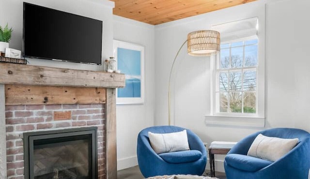 HGTV Featured Renovated Home Minutes to Beach