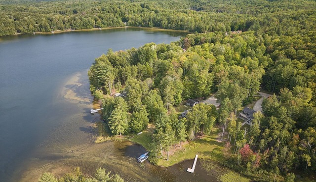 Hiawatha Snowd Inn – Modern Lakefront Retreat | Limited Summer Dates