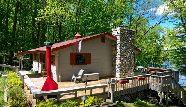 Hickory Hideaways/Nelson Lake/Pontoon Rental/Dog Friendly/Sauna