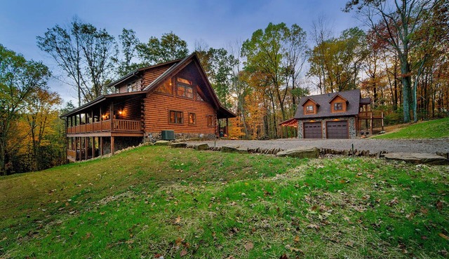 Hickory Ridge-Cabin less than 10 miles away from main state parks.