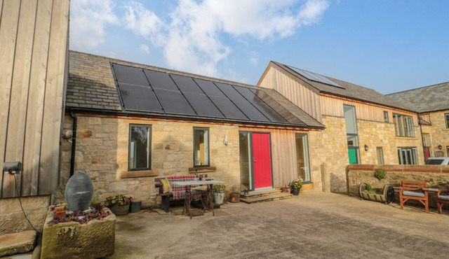 HIGH BARNS COTTAGE, romantic, character holiday cottage in Morpeth