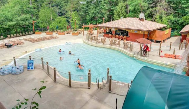 High Tides - Sleeps 14 | Video Games | WaterPark