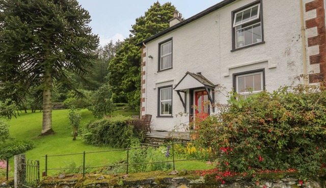 HIGH TORVER HOUSE, pet friendly, luxury holiday cottage in Torver