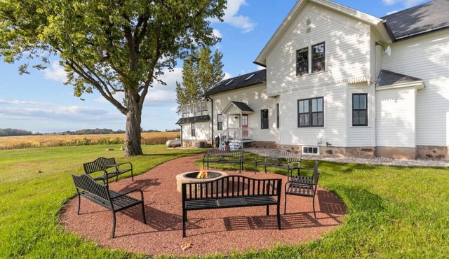 Highland Farmhouse – Countryside Retreat with Farm Charm