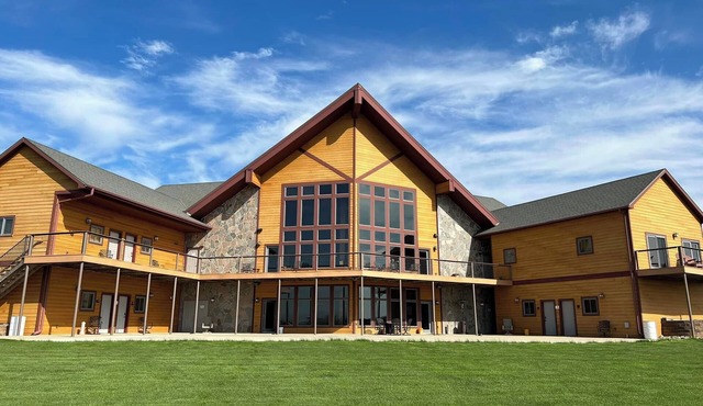 Highpoint Lodge Upper Level Outside Deck