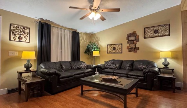 Hilltop Heavenly Homestead. Fabulous 4-bedroom house by Loudonville and Mohican