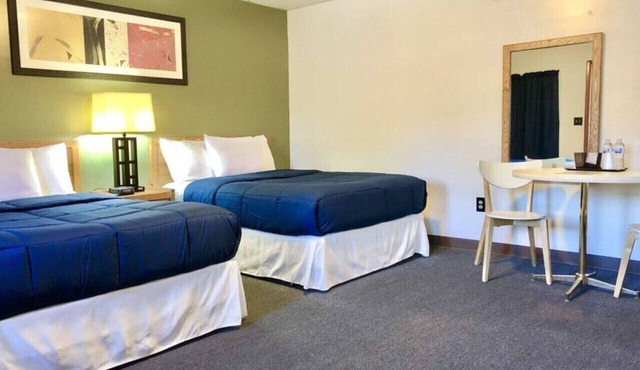 Hilltop Lodge Two Double - Room 106