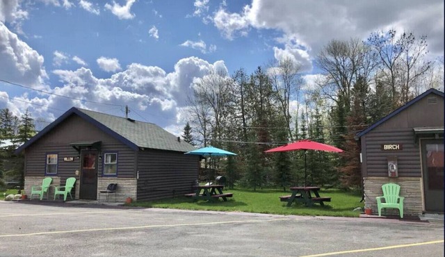 Hilltop Lodge - Birch -Queen Cabin