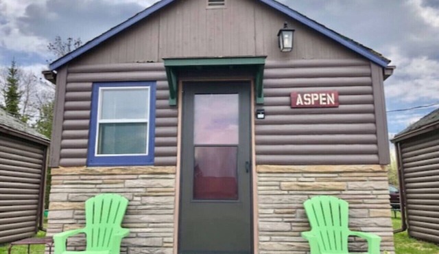 Hilltop Lodge - Aspen -Queen Cabin