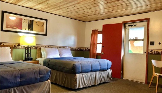 Hilltop Lodge Standard Double - Room 107