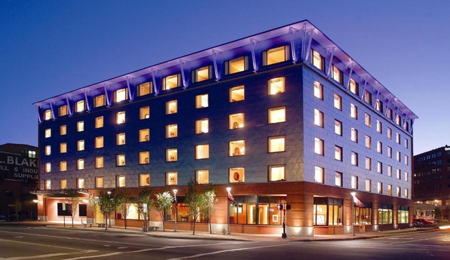 Hilton Garden Inn Portland Downtown Waterfront
