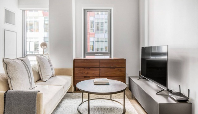 Hip Kendall Square Studio w/W/D, Gym & Concierge near MIT, by Blueground