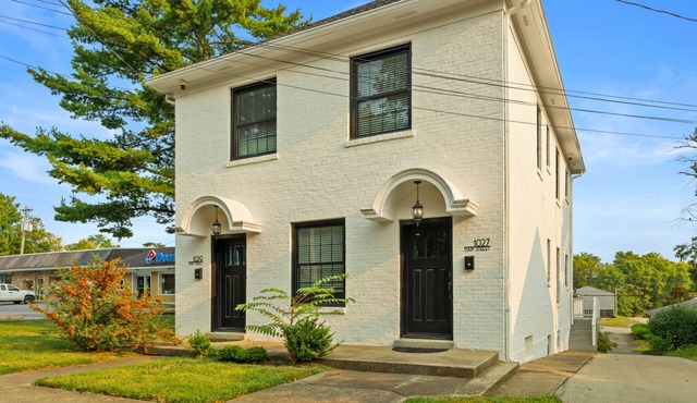 Historic 1909 Gem on the Bourbon Trail w/4 King Beds