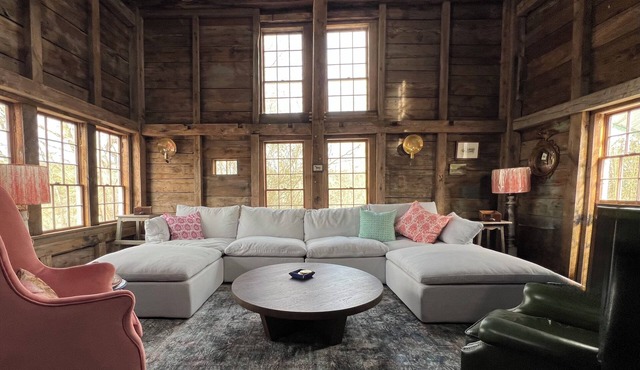Historic farmhouse in charming Wellfleet