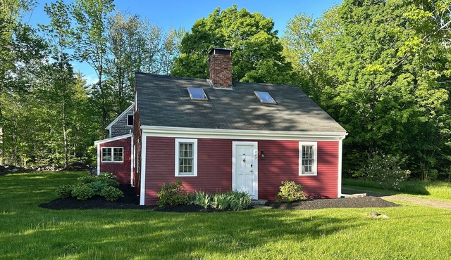 Historic Maine Farmhouse w A/C on 14 Acres-Near Beaches, Lakes & Coastal Towns