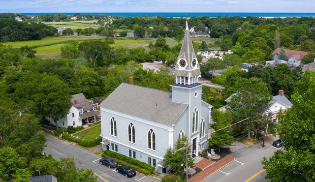 Historic Meetinghouse Church in center of Sandwich Village - Ask 20% Discount