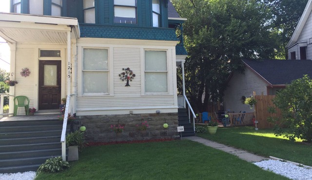Historic Queen Anne . Walk to downtown, Harbor , St Clair River Walk