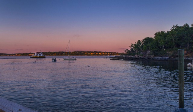 Historic Townhome on Great Diamond Island - Walking Distance to the Beach