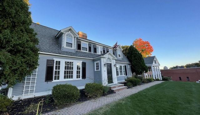 Historical Shawsheen Village 3 Bed 2 Bath House, 30 mins to Boston