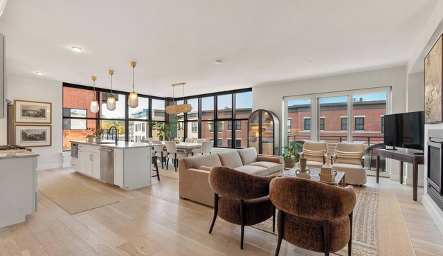 Hobson's Landing Condo in the heart of Portland's Historic Old Port Exchange