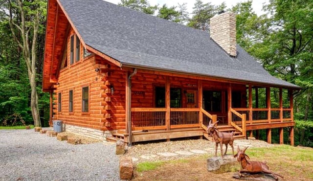 Hocking Hills Park Getaway for Family Adventures in Logan, Ohio