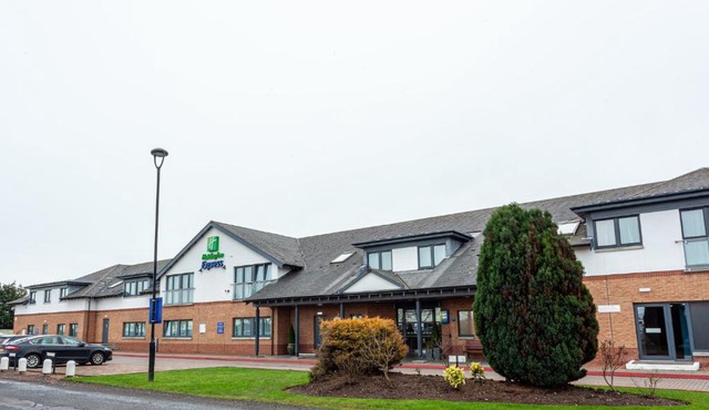 Holiday Inn Express Edinburgh Airport by IHG