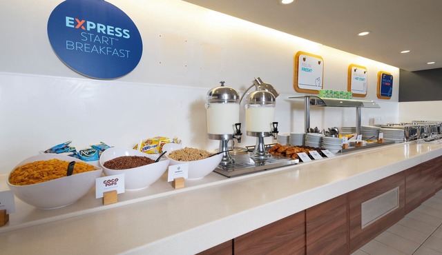 Holiday Inn Express Exeter East by IHG