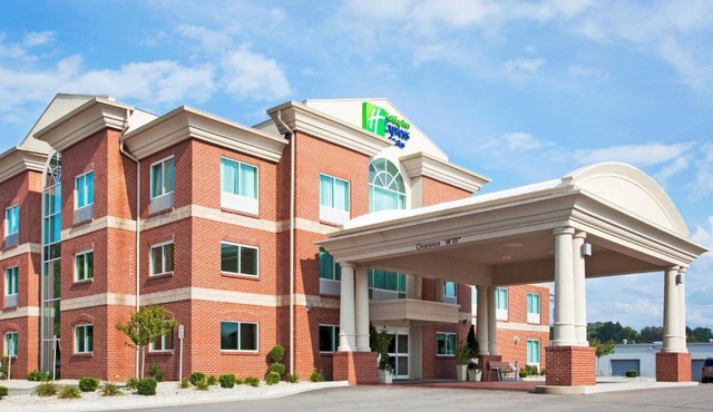 Holiday Inn Express Hotel & Suites Cincinnati Southeast Newport by IHG