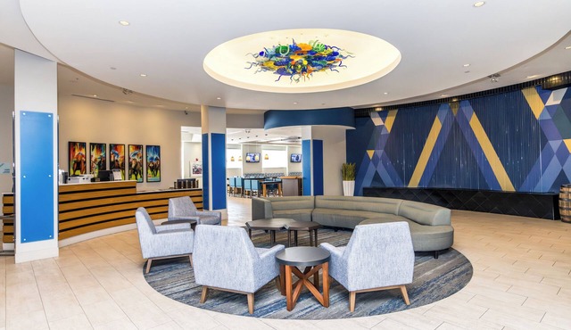 Holiday Inn Express & Suites Louisville Downtown by IHG