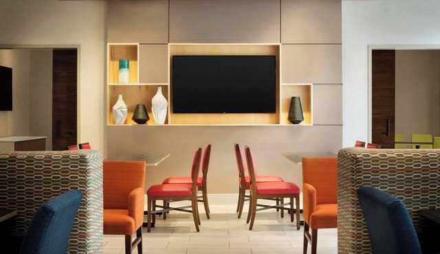 Holiday Inn Express & Suites La Grange by IHG