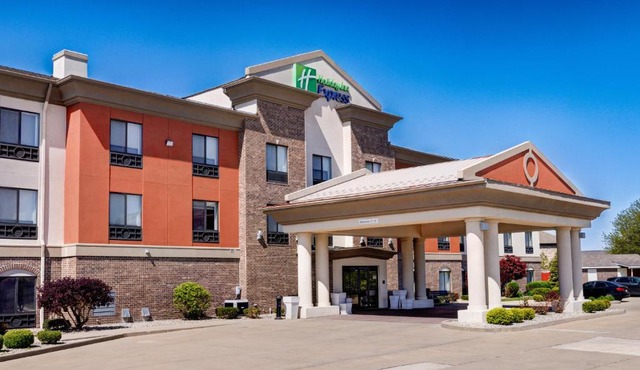 Holiday Inn Express & Suites Shelbyville Indianapolis by IHG