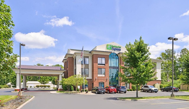 Holiday Inn Express & Suites North Lima by IHG