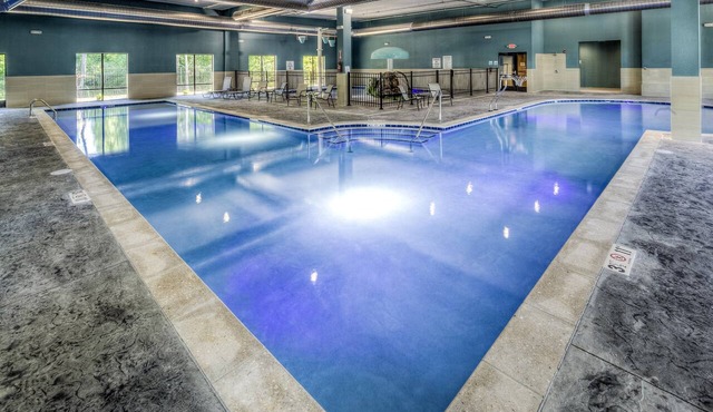 Holiday Inn Express & Suites Cleveland West - Westlake by IHG