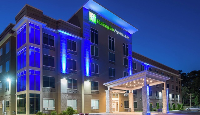 Holiday Inn Express & Suites Norwood-Boston Area by IHG