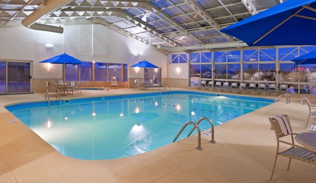 Holiday Inn Youngstown South by IHG