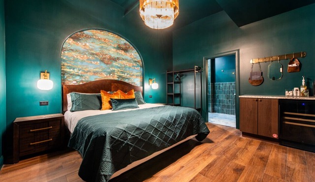 Hollyhock Suite 511: 1 bed/1 bath