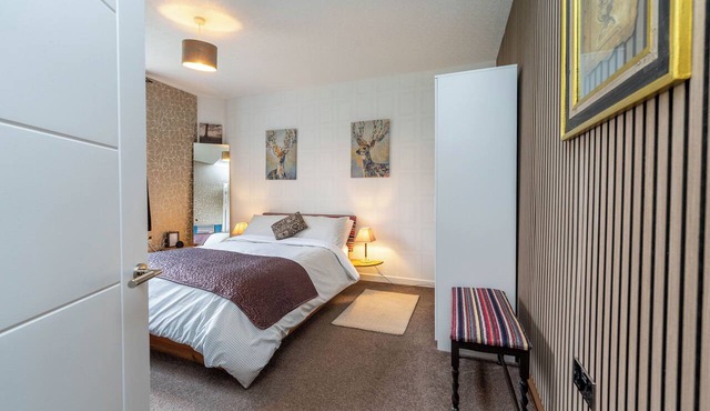 Home-from-home; 10 mins from city centre; Free on-street parking; Well-equipped