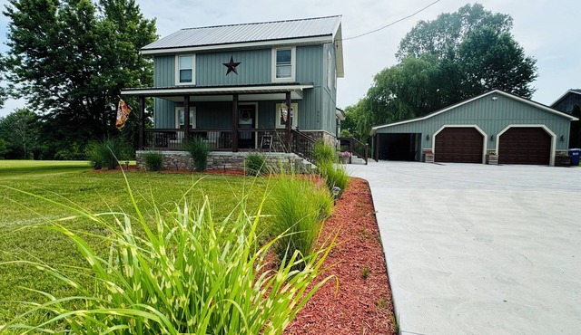 Home on 3 acres in the heart of wine country w/gameroom. 5 min to Lake Erie.