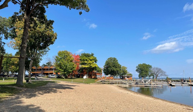 *HORSESHOE BAY BEACH CONDO* Mesmerizing Lake View- Highly Appointed Condo