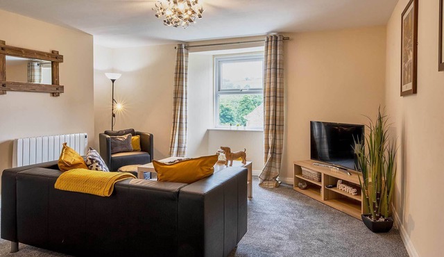 Host & Stay | Chapel Race - Slit Wood