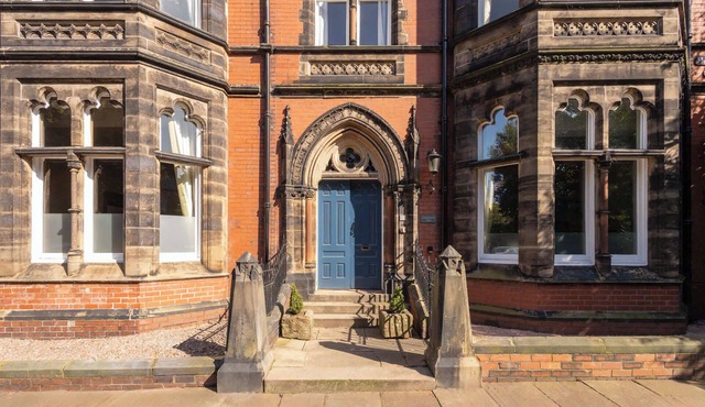 Host & Stay | Chatsworth Townhouse I